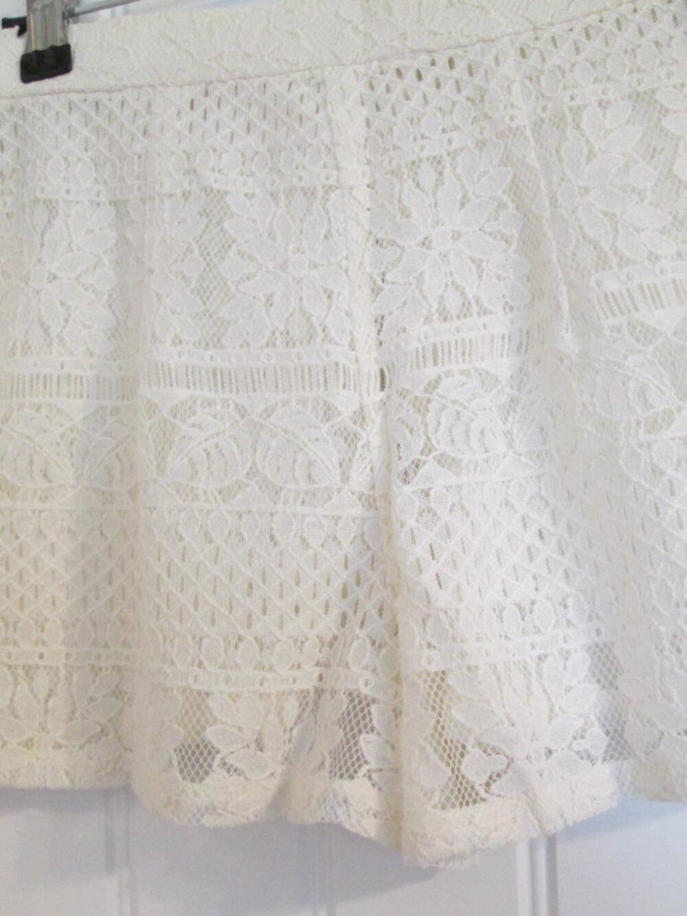 Zinke Layla High-Waist Lace Cover-Up Shorts – Ivory – Size M– NWT - Picture 4 of 7